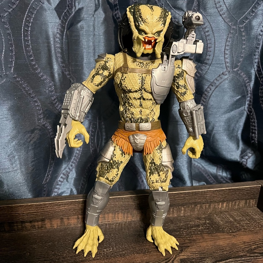12" action-poseable classic predator.
